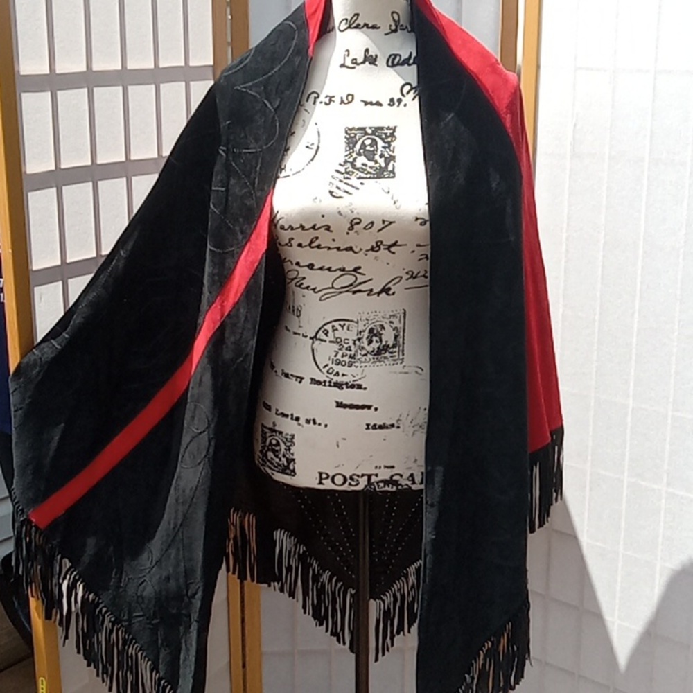 Suede black and red Chico shawl.
